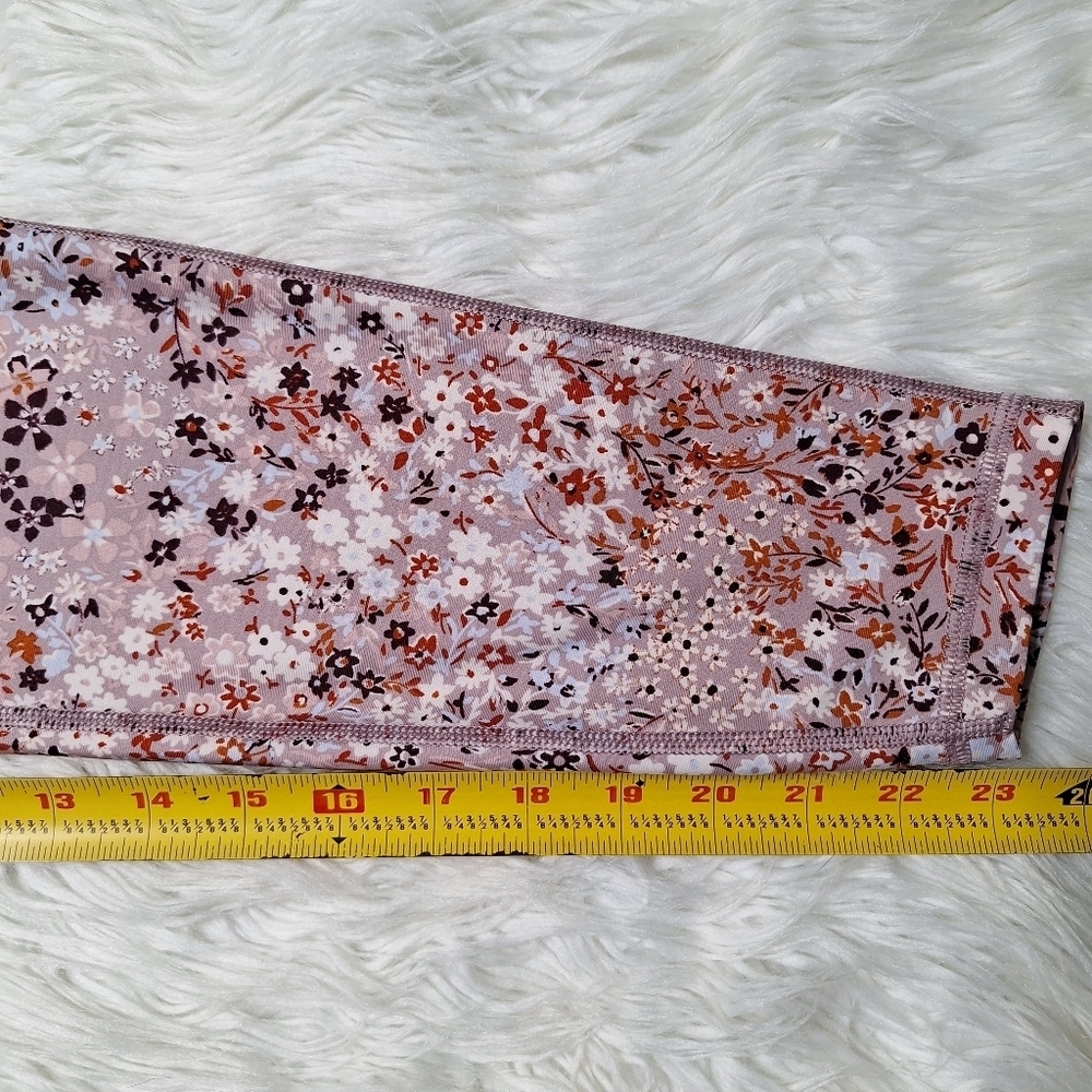 GapFit High Rise Blackout Full Length Leggings in Purple Lavender Floral - Picture 8 of 14